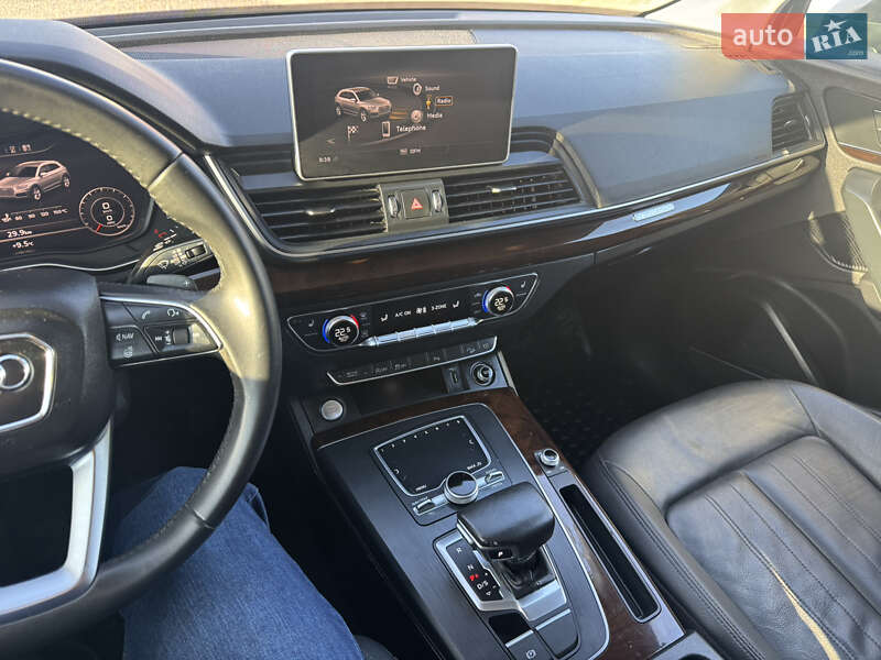 Внедорожник / Кроссовер Audi Q5 2018 в Луцке