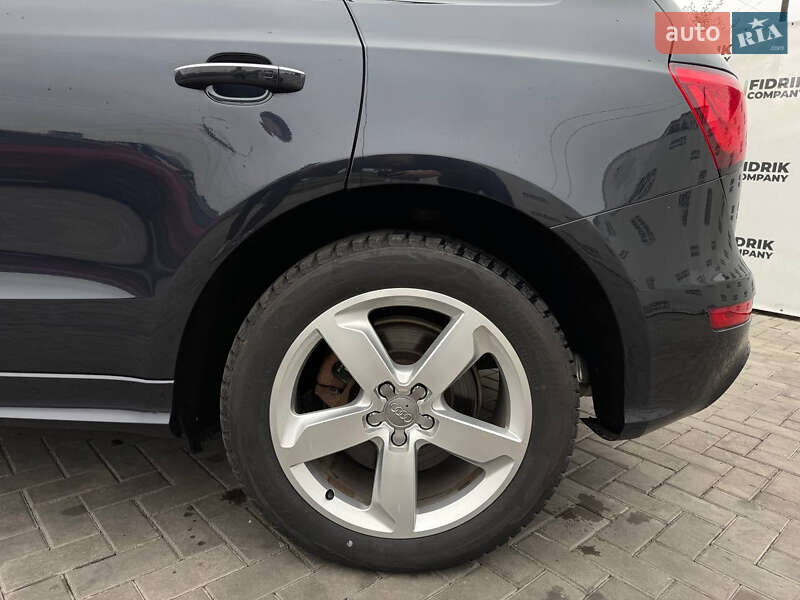 Позашляховик / Кросовер Audi Q5 2016 в Луцьку