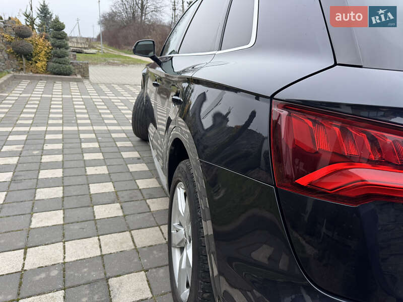 Позашляховик / Кросовер Audi Q5 2018 в Стрию