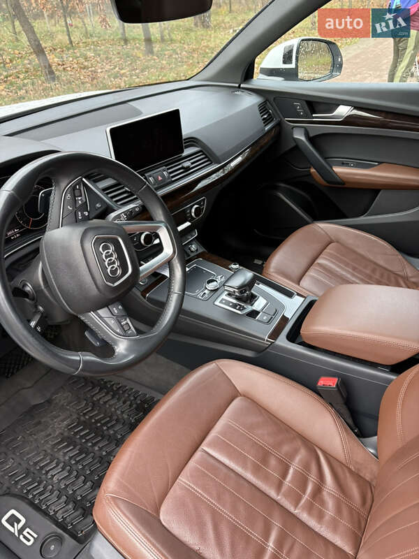 Позашляховик / Кросовер Audi Q5 2018 в Києві