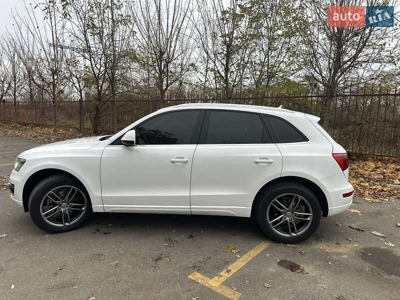 Внедорожник / Кроссовер Audi Q5 2009 в Софиевской Борщаговке