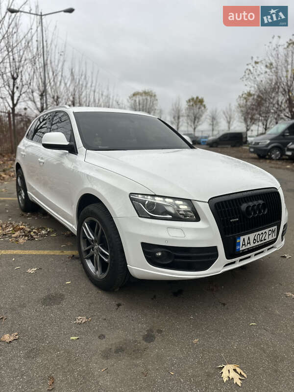 Внедорожник / Кроссовер Audi Q5 2009 в Софиевской Борщаговке