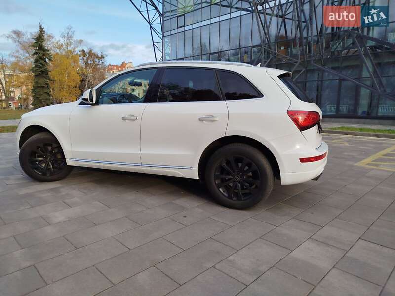 Внедорожник / Кроссовер Audi Q5 2014 в Полтаве