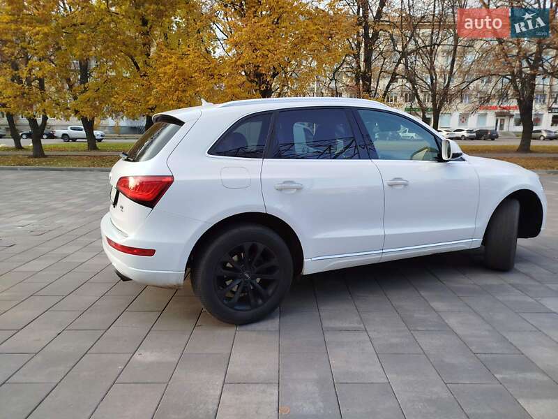 Внедорожник / Кроссовер Audi Q5 2014 в Полтаве