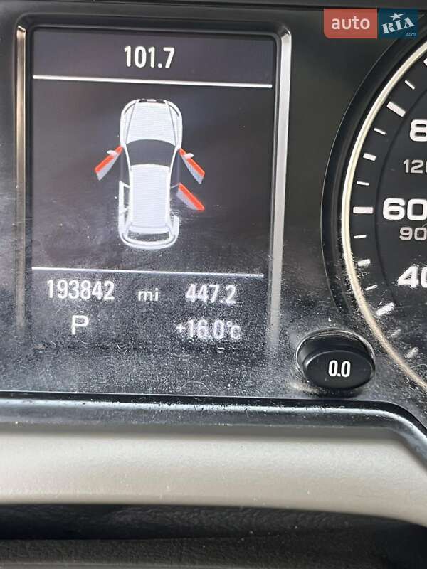 Позашляховик / Кросовер Audi Q5 2010 в Комарному