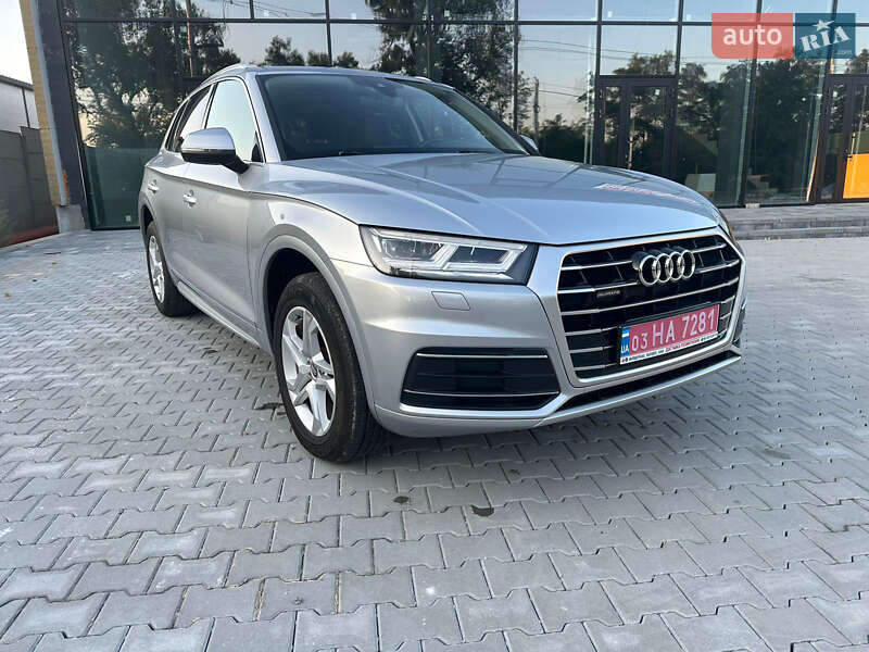 Позашляховик / Кросовер Audi Q5 2019 в Києві