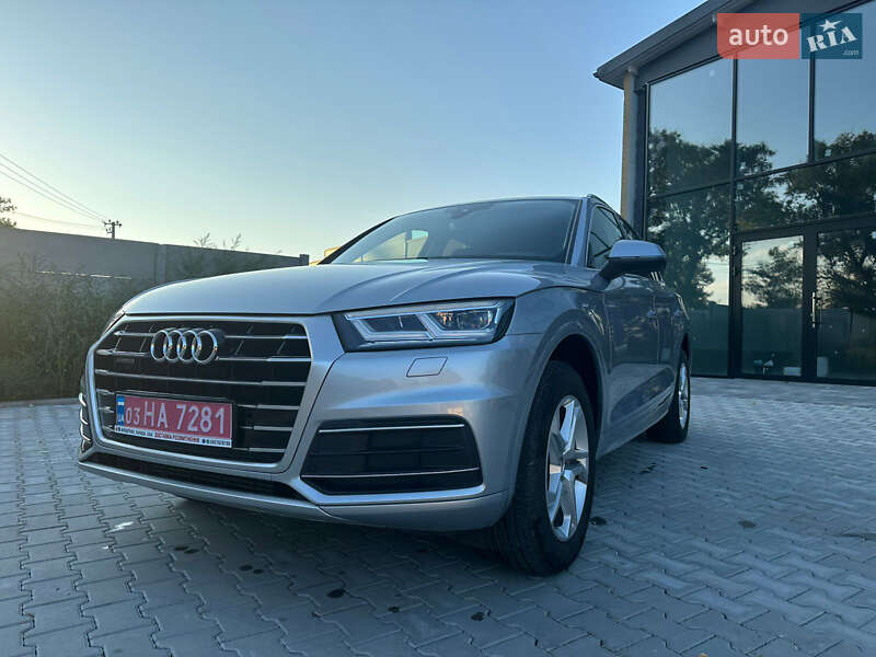Позашляховик / Кросовер Audi Q5 2019 в Києві
