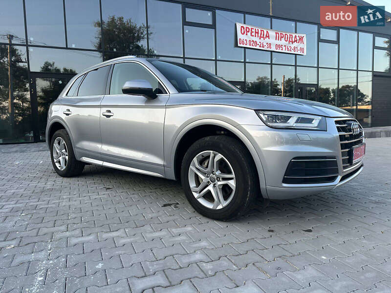 Позашляховик / Кросовер Audi Q5 2019 в Києві