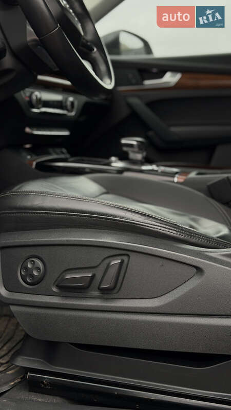 Позашляховик / Кросовер Audi Q5 2020 в Рівному