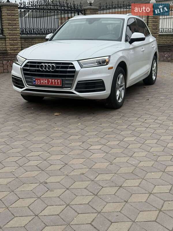 Позашляховик / Кросовер Audi Q5 2018 в Лубнах