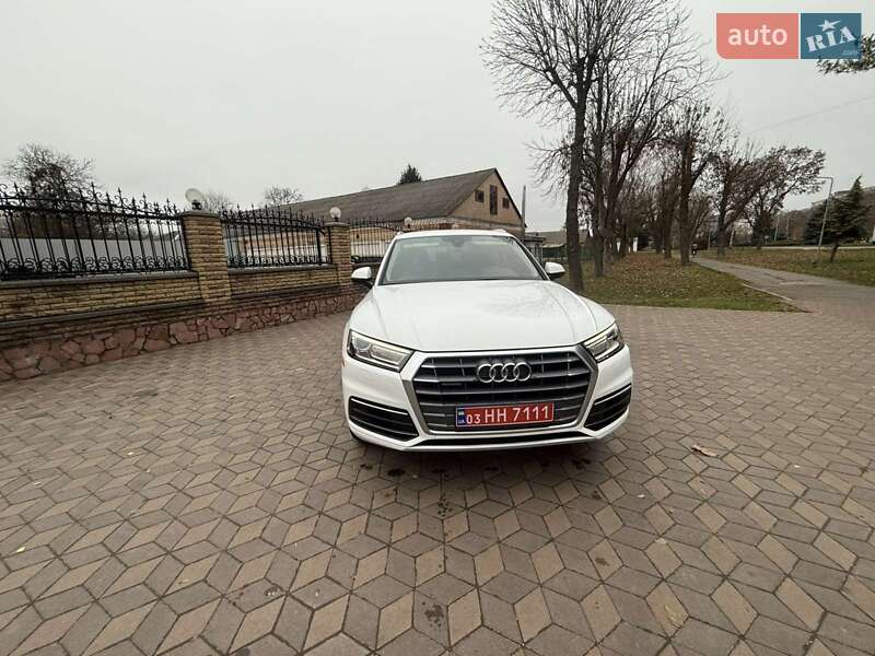 Позашляховик / Кросовер Audi Q5 2018 в Лубнах