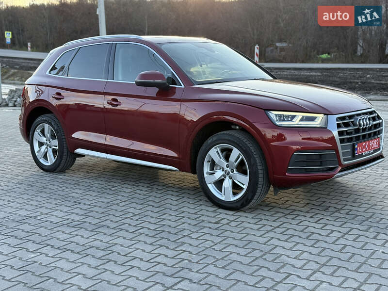 Позашляховик / Кросовер Audi Q5 2017 в Львові
