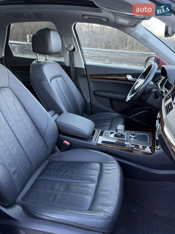 Позашляховик / Кросовер Audi Q5 2017 в Львові