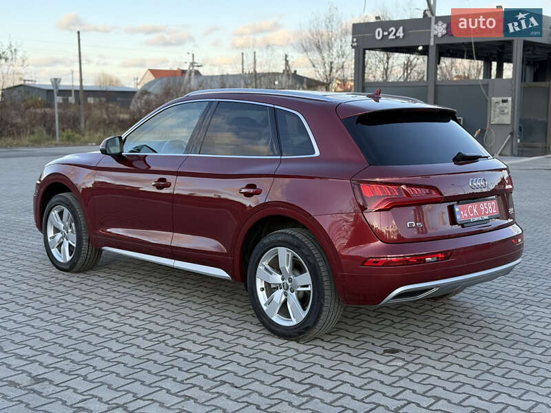 Позашляховик / Кросовер Audi Q5 2017 в Львові