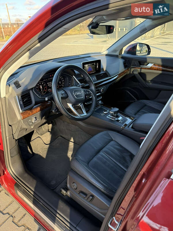 Позашляховик / Кросовер Audi Q5 2017 в Львові