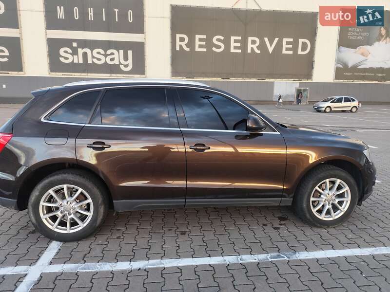 Позашляховик / Кросовер Audi Q5 2011 в Києві