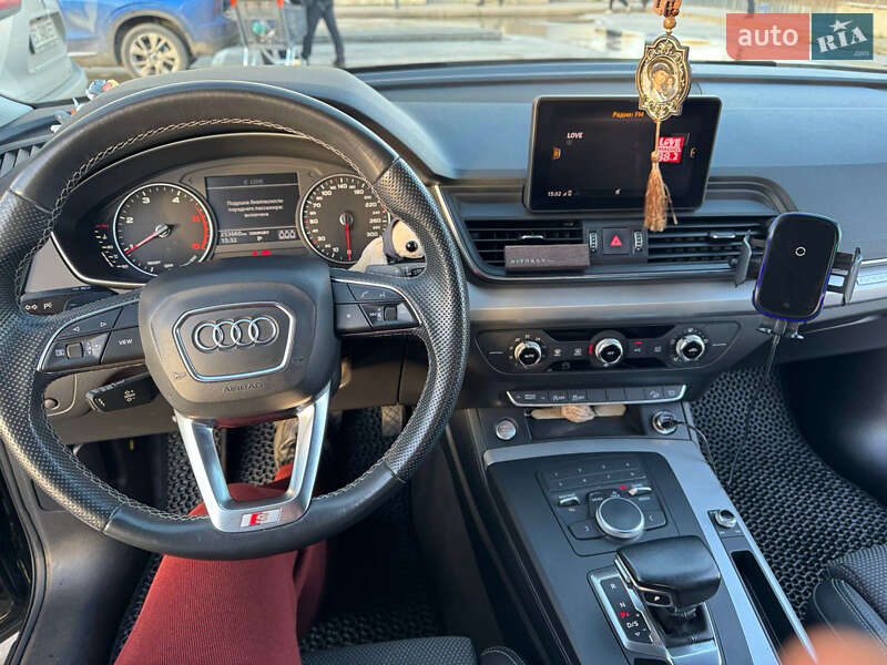 Внедорожник / Кроссовер Audi Q5 2017 в Львове