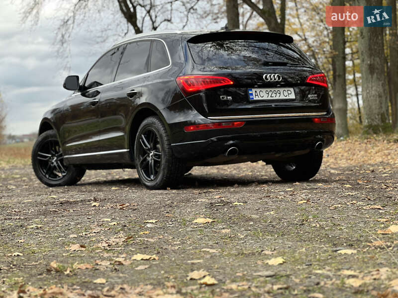 Позашляховик / Кросовер Audi Q5 2015 в Луцьку