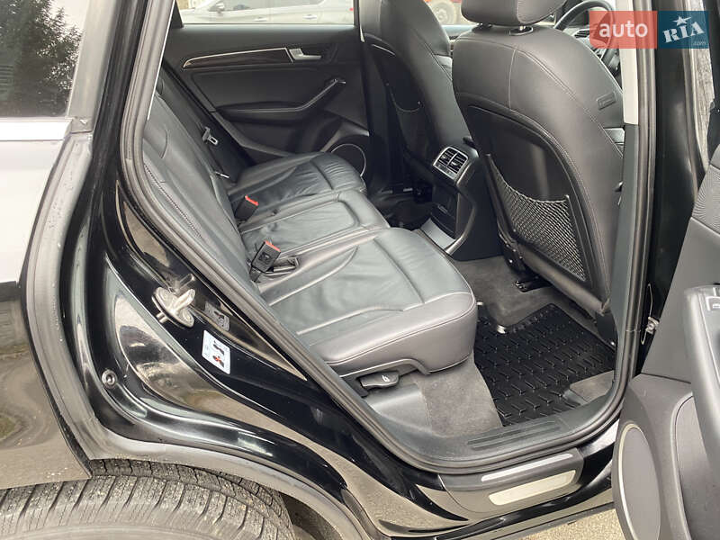 Позашляховик / Кросовер Audi Q5 2016 в Києві