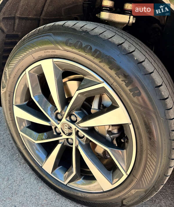Внедорожник / Кроссовер Audi Q5 2021 в Житомире