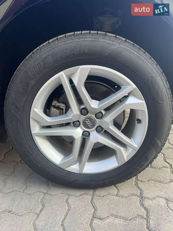 Внедорожник / Кроссовер Audi Q5 2017 в Нововолынске