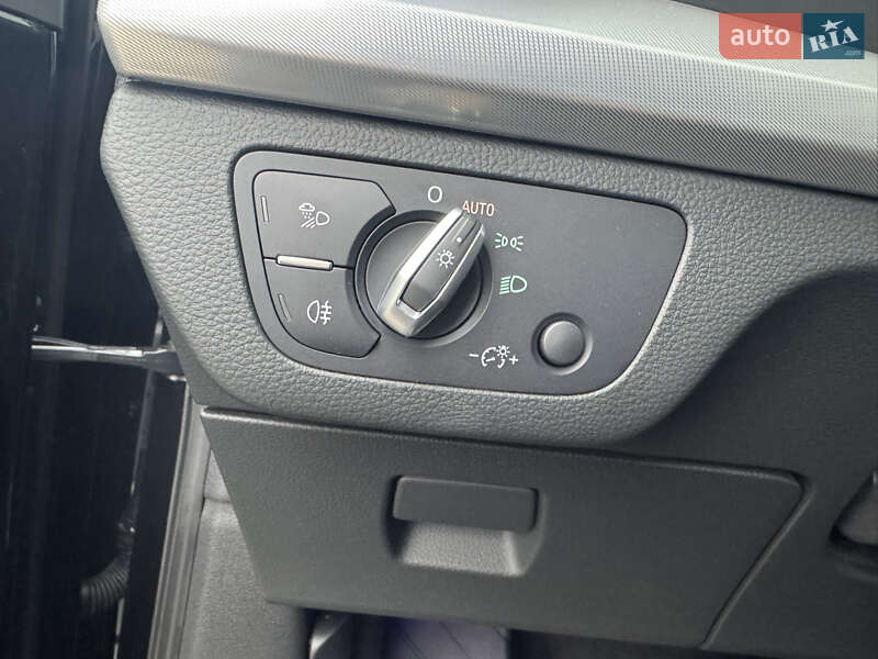 Позашляховик / Кросовер Audi Q5 2019 в Києві