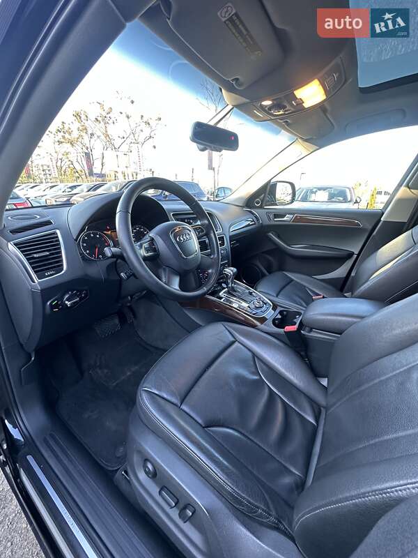 Позашляховик / Кросовер Audi Q5 2012 в Білогородці