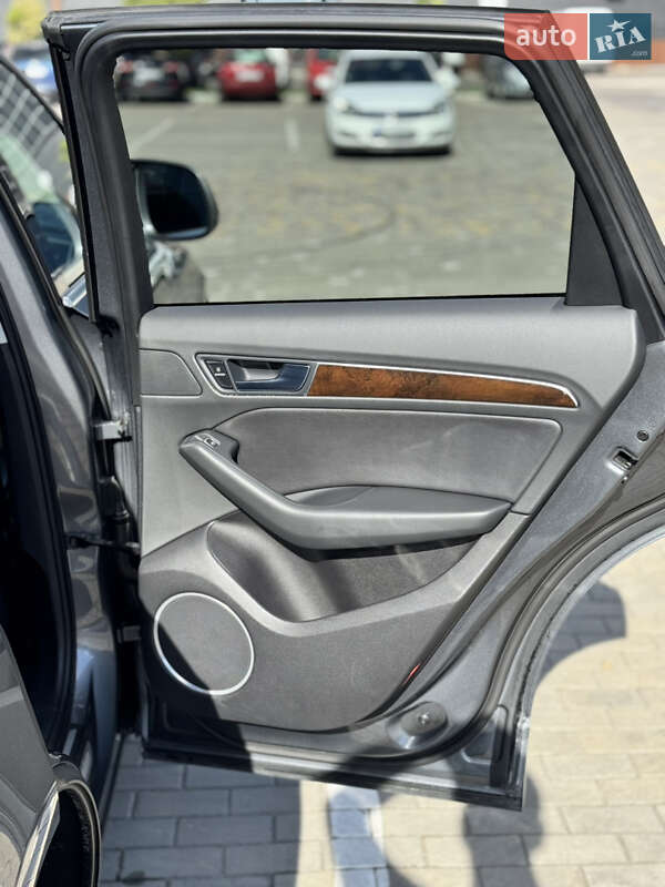 Позашляховик / Кросовер Audi Q5 2015 в Луцьку фото 14 Позашляховик / Кросовер Audi Q5 2015 в Луцьку