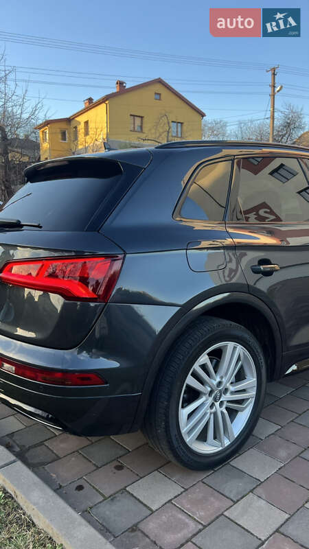 Позашляховик / Кросовер Audi Q5 2019 в Львові