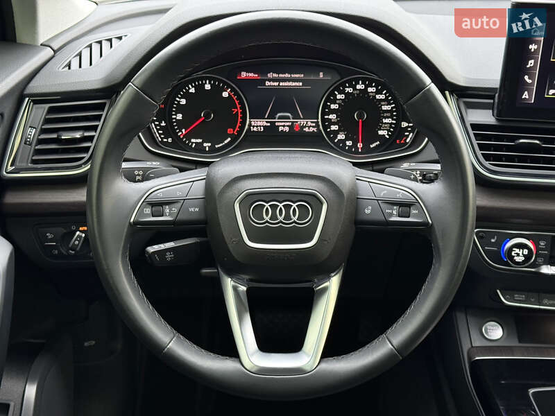 Внедорожник / Кроссовер Audi Q5 2021 в Киеве