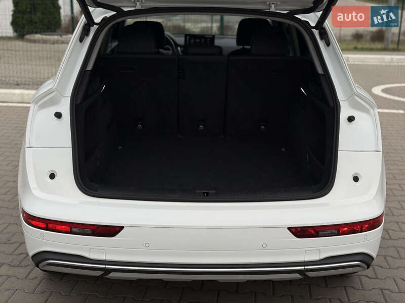 Внедорожник / Кроссовер Audi Q5 2021 в Киеве