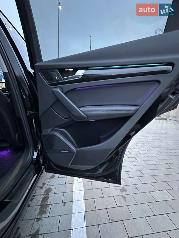 Позашляховик / Кросовер Audi Q5 2018 в Первомайську