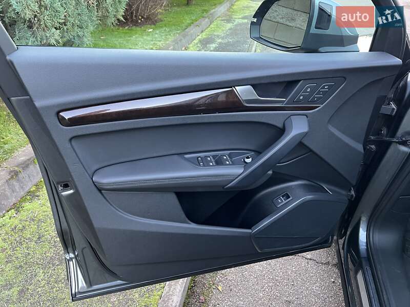 Позашляховик / Кросовер Audi Q5 2020 в Києві фото 12 Позашляховик / Кросовер Audi Q5 2020 в Києві