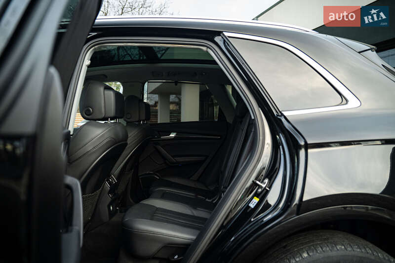 Внедорожник / Кроссовер Audi Q5 2018 в Черновцах