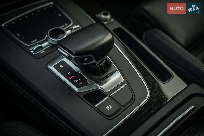 Внедорожник / Кроссовер Audi Q5 2018 в Черновцах