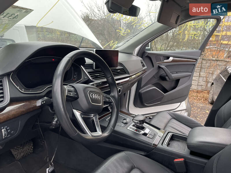 Позашляховик / Кросовер Audi Q5 2019 в Рівному