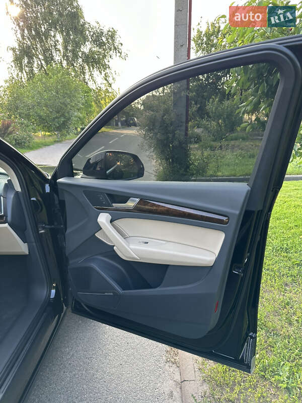 Внедорожник / Кроссовер Audi Q5 2017 в Черкассах