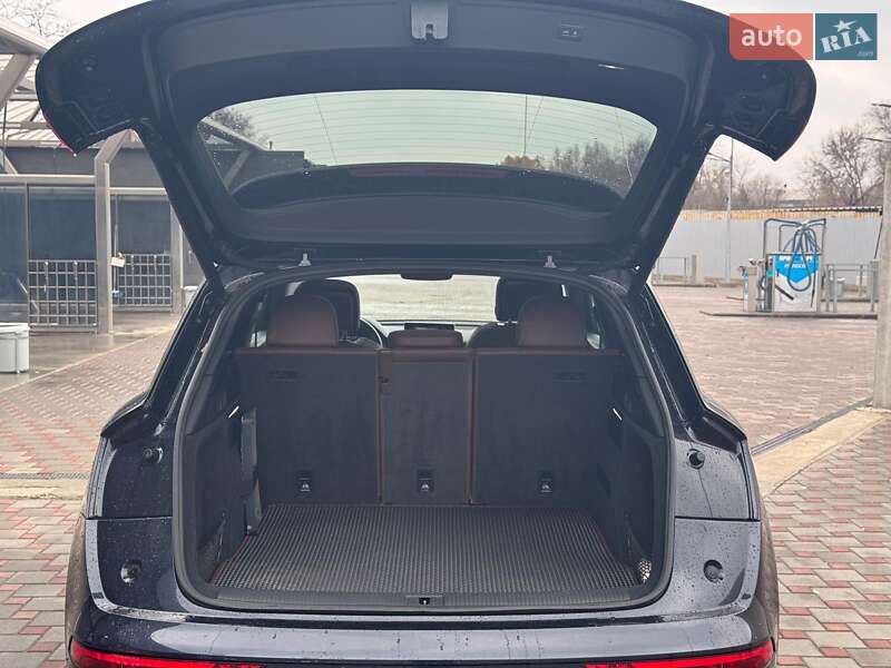 Позашляховик / Кросовер Audi Q5 2017 в Запоріжжі