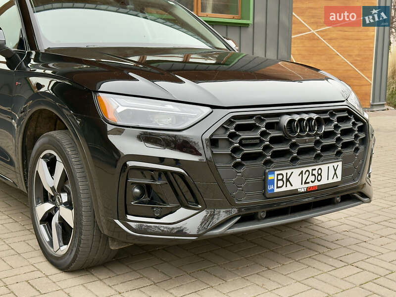 Позашляховик / Кросовер Audi Q5 2021 в Рівному