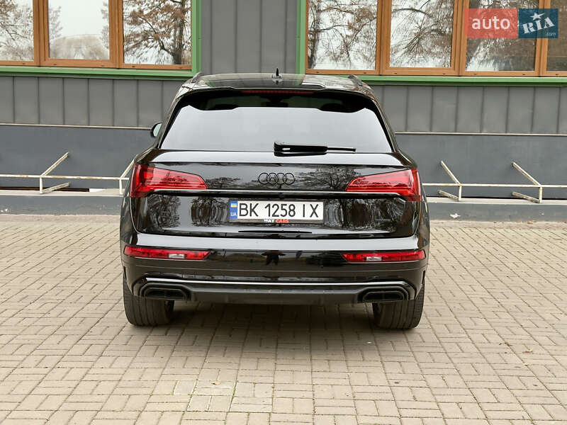 Позашляховик / Кросовер Audi Q5 2021 в Рівному