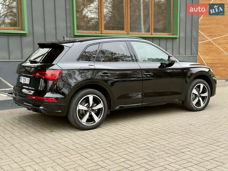 Позашляховик / Кросовер Audi Q5 2021 в Рівному