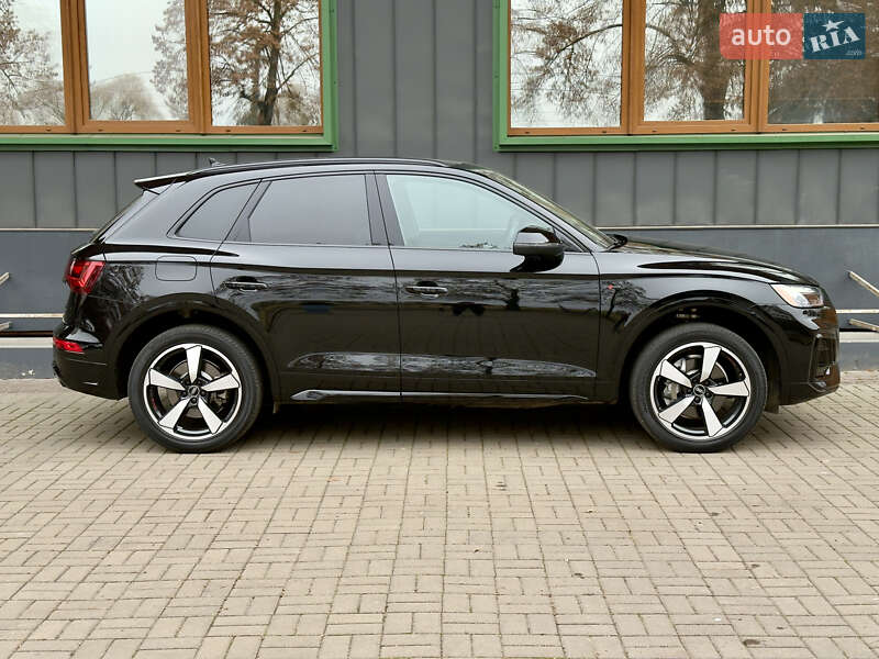 Позашляховик / Кросовер Audi Q5 2021 в Рівному