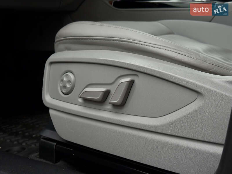 Позашляховик / Кросовер Audi Q5 2021 в Рівному