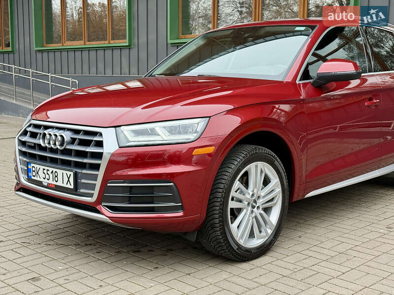 Внедорожник / Кроссовер Audi Q5 2018 в Ровно