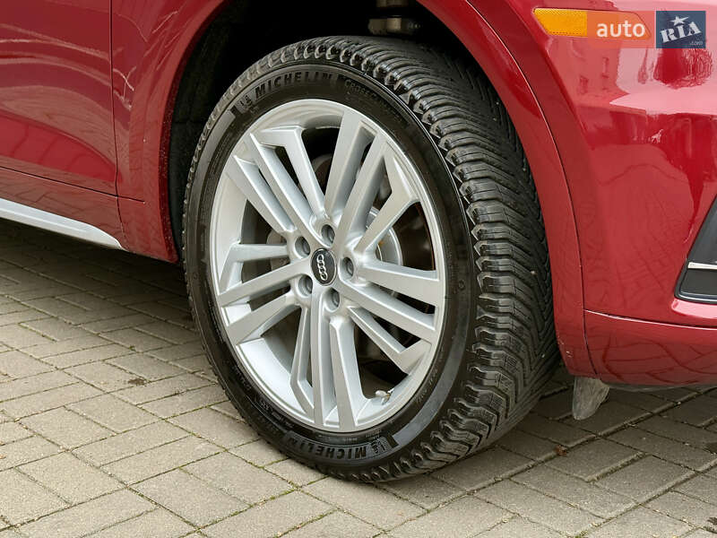 Внедорожник / Кроссовер Audi Q5 2018 в Ровно