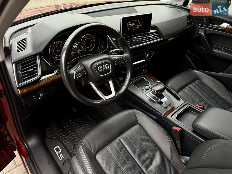 Внедорожник / Кроссовер Audi Q5 2018 в Ровно