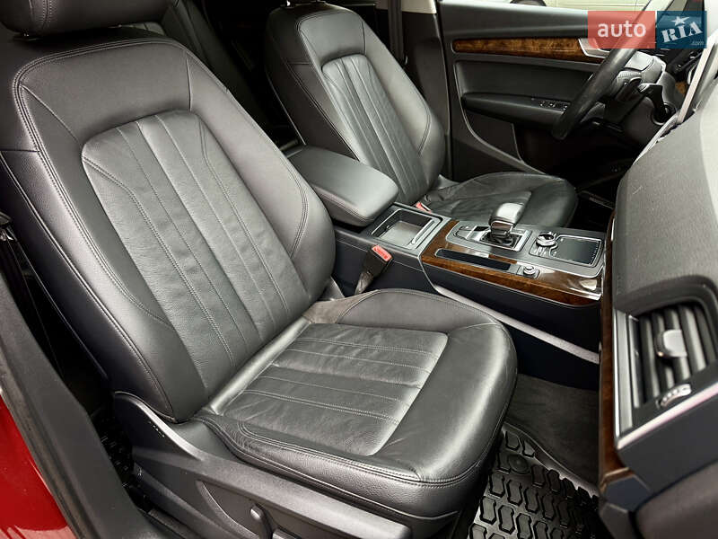 Внедорожник / Кроссовер Audi Q5 2018 в Ровно