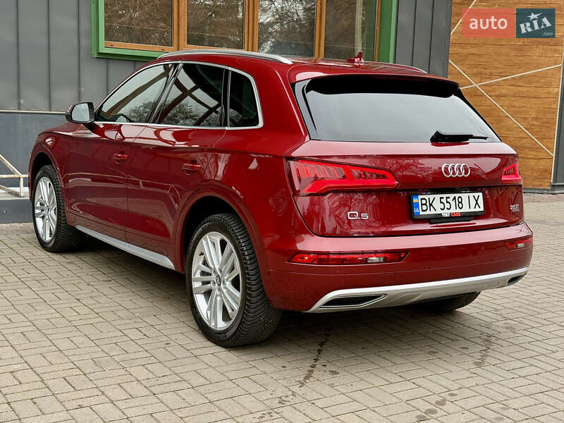 Внедорожник / Кроссовер Audi Q5 2018 в Ровно