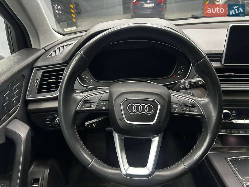 Позашляховик / Кросовер Audi Q5 2018 в Чернівцях