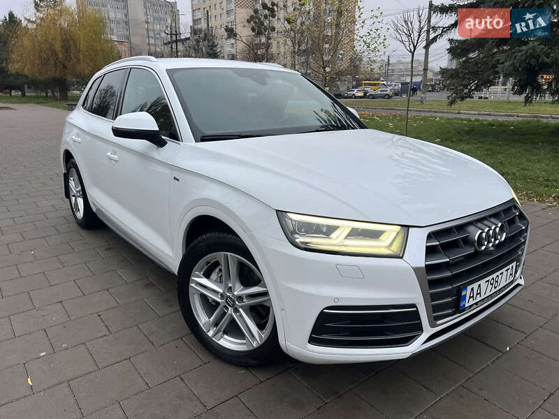 Позашляховик / Кросовер Audi Q5 2017 в Вінниці